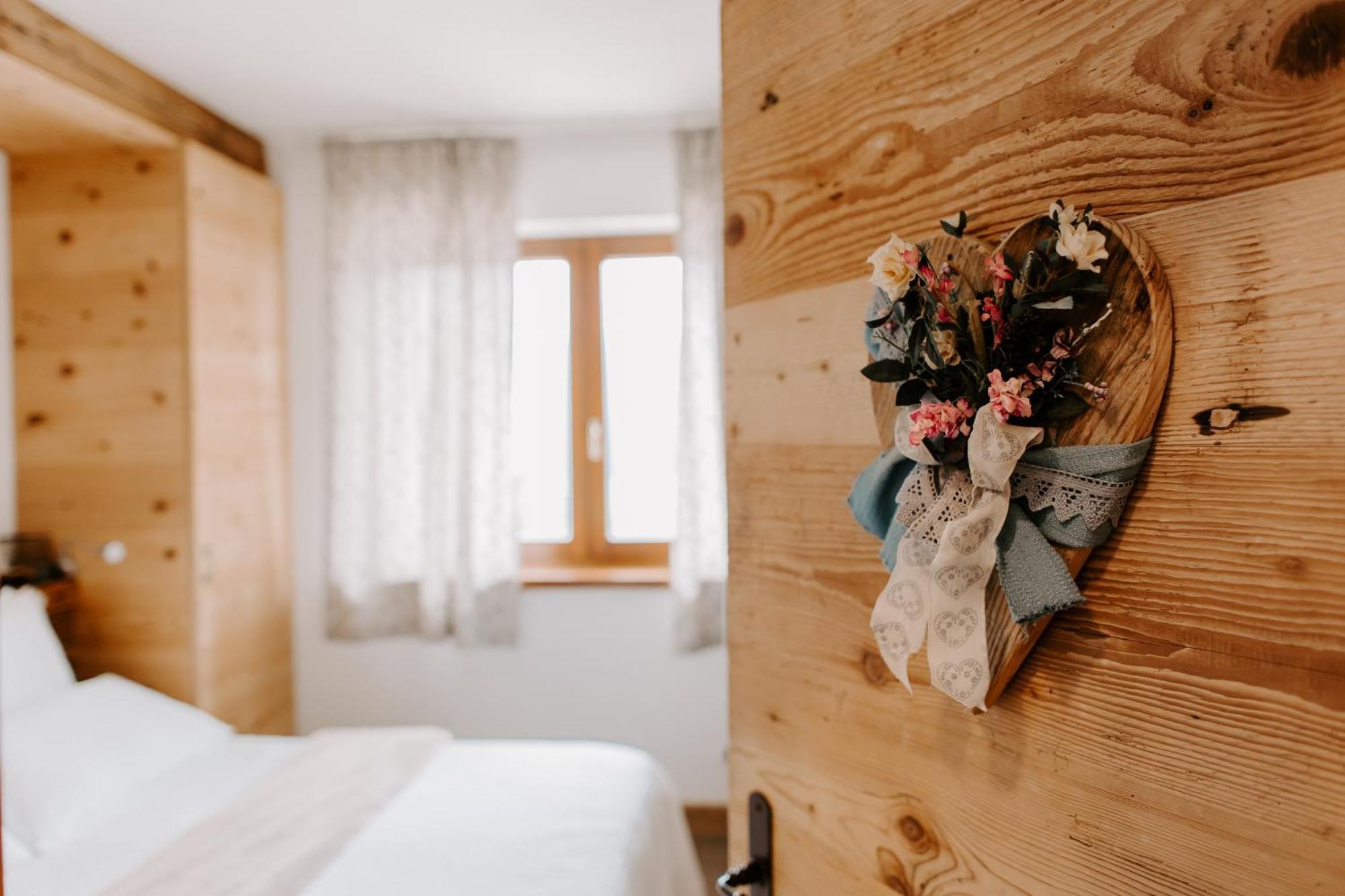 Bed and Breakfast Fra Rose E Mughi Домедже-ди-Кадоре Экстерьер фото