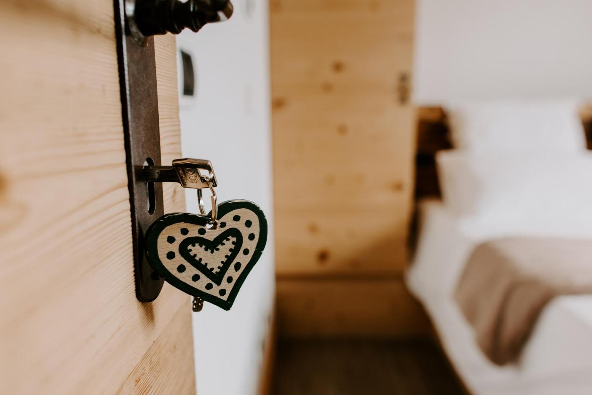 Bed and Breakfast Fra Rose E Mughi Домедже-ди-Кадоре Экстерьер фото