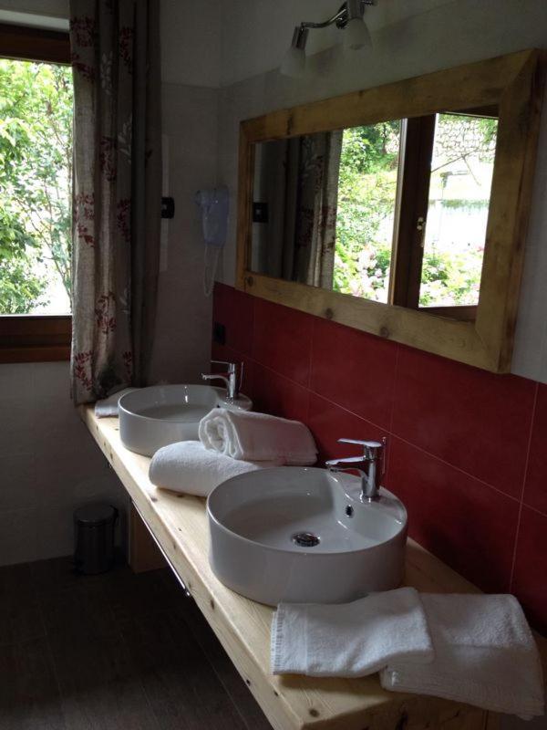 Bed and Breakfast Fra Rose E Mughi Домедже-ди-Кадоре Экстерьер фото