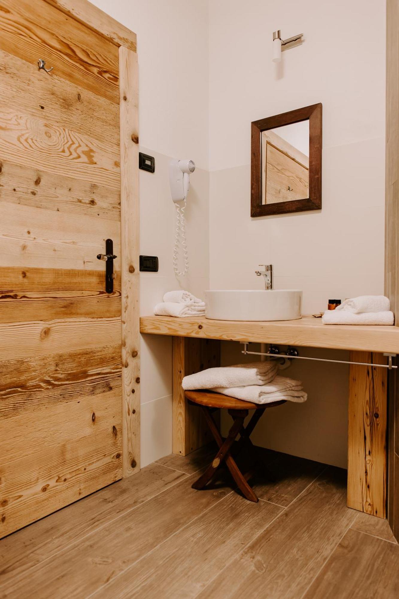 Bed and Breakfast Fra Rose E Mughi Домедже-ди-Кадоре Экстерьер фото