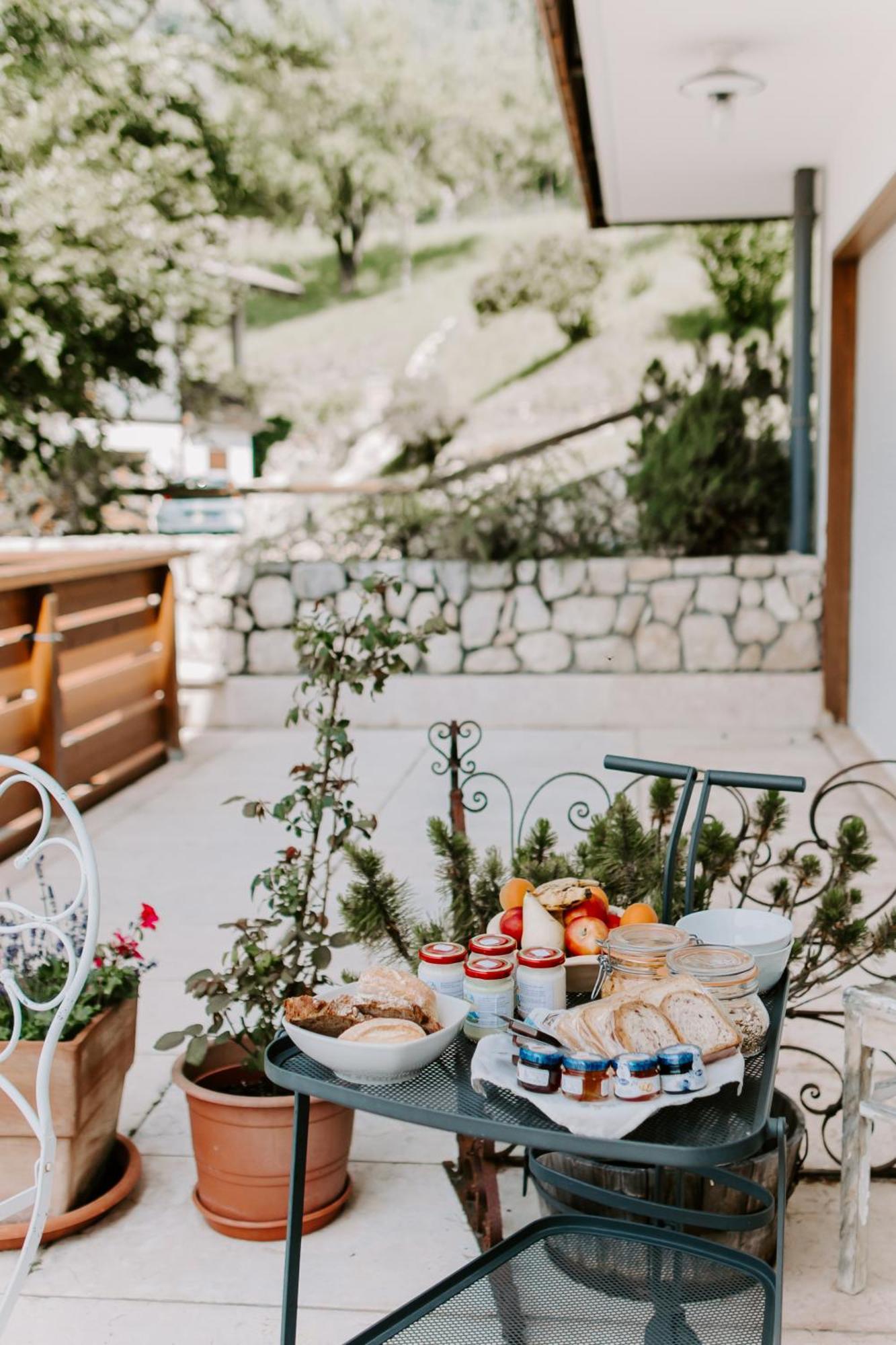 Bed and Breakfast Fra Rose E Mughi Домедже-ди-Кадоре Экстерьер фото