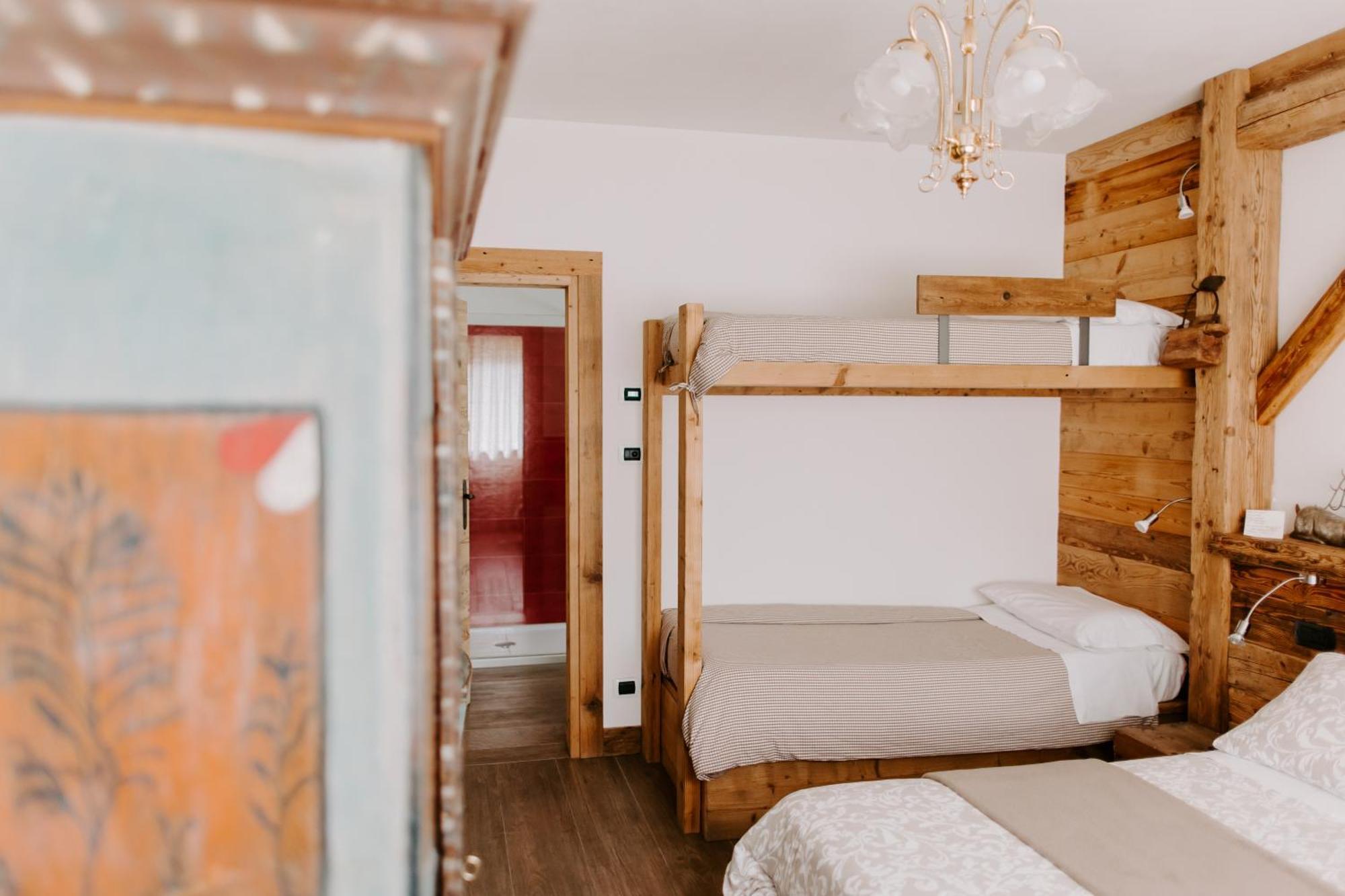 Bed and Breakfast Fra Rose E Mughi Домедже-ди-Кадоре Экстерьер фото